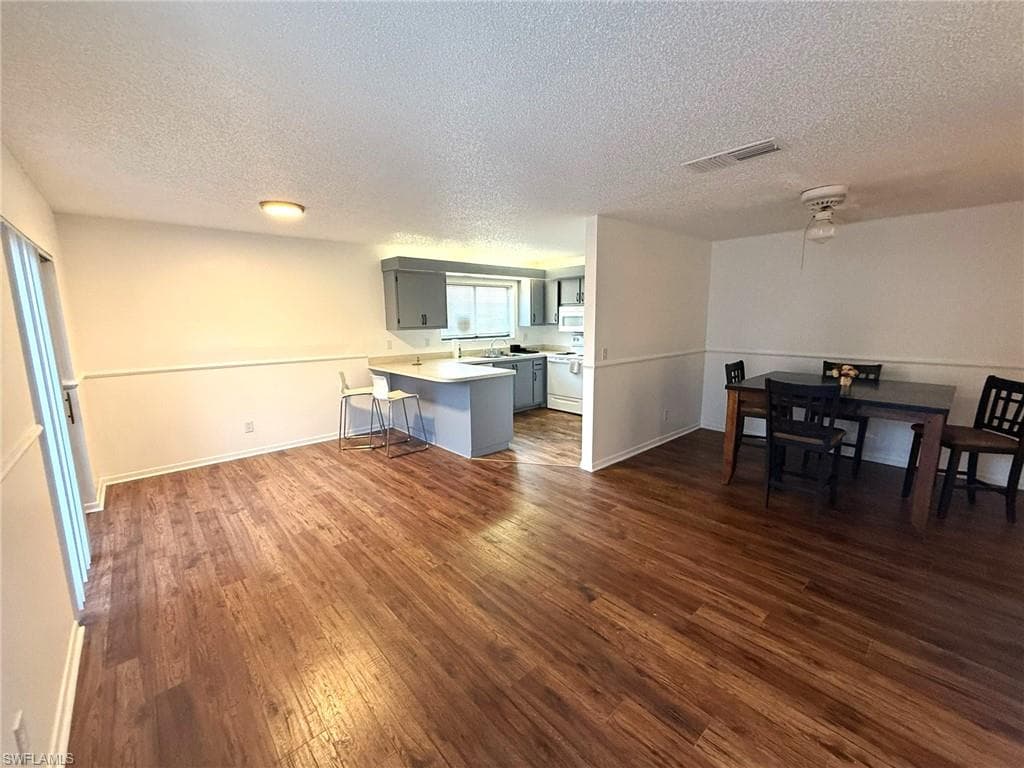 1406 Park Shore CIR 3-3