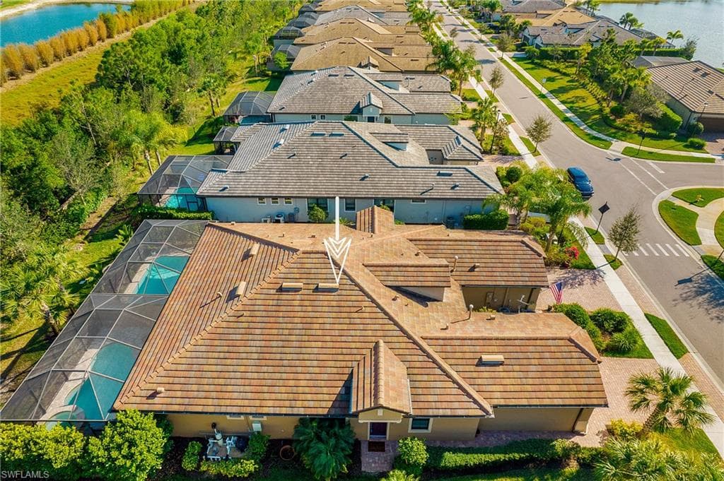 7674 Jacaranda LN-26