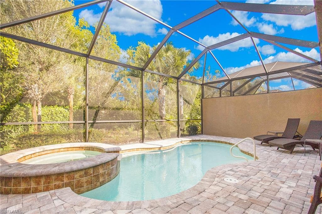 7674 Jacaranda LN-21