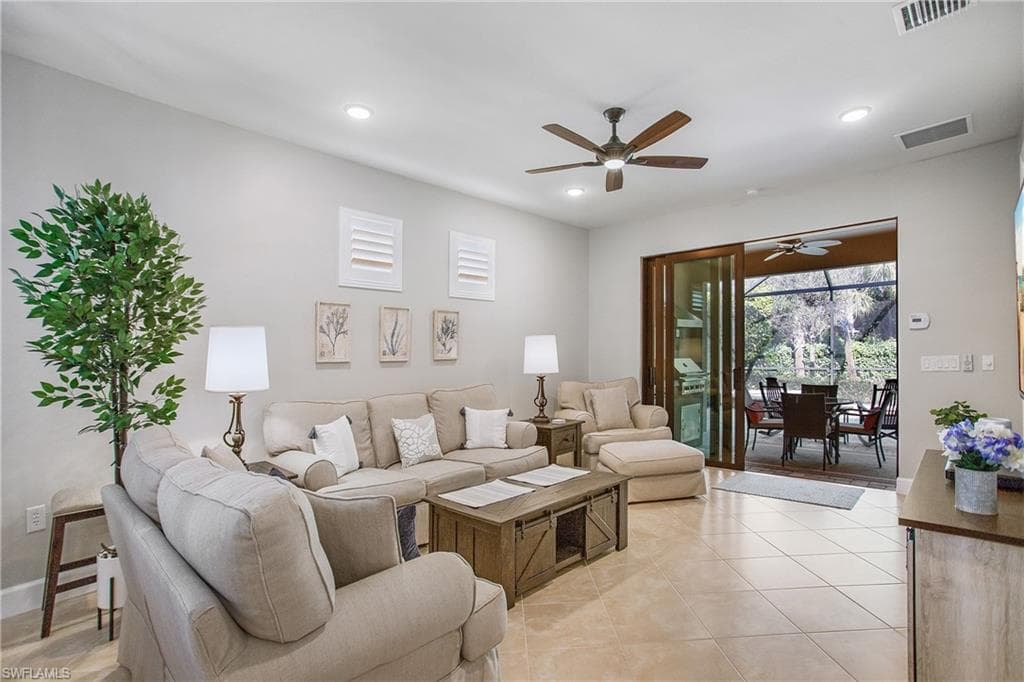 7674 Jacaranda LN-2