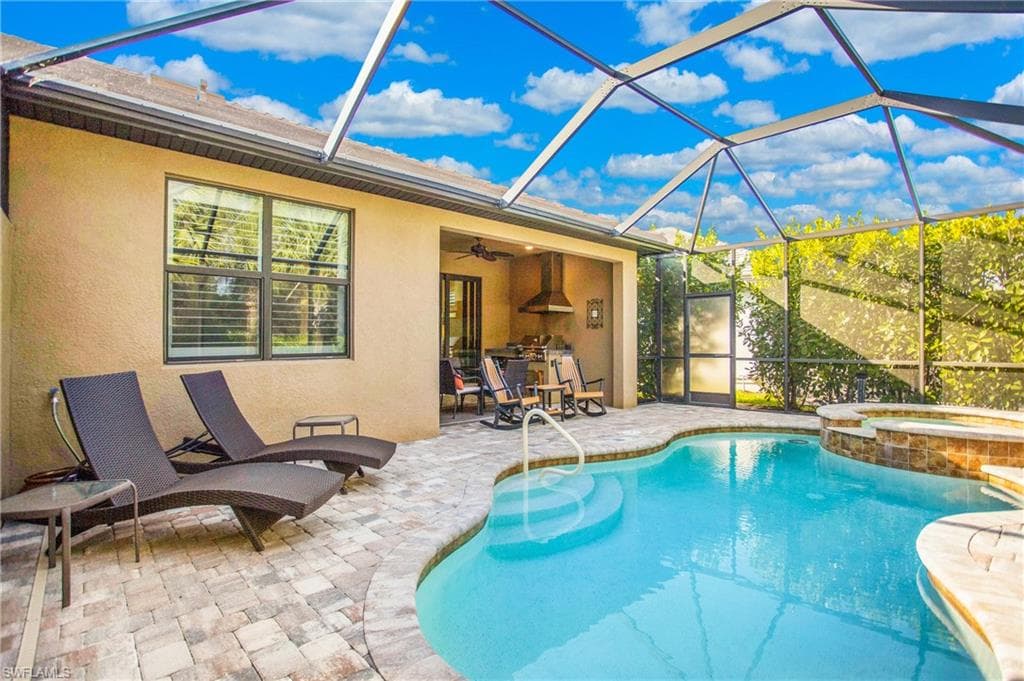 7674 Jacaranda LN-23