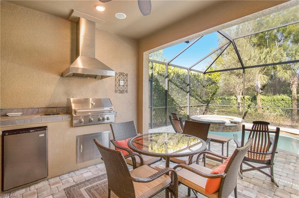 7674 Jacaranda LN-18