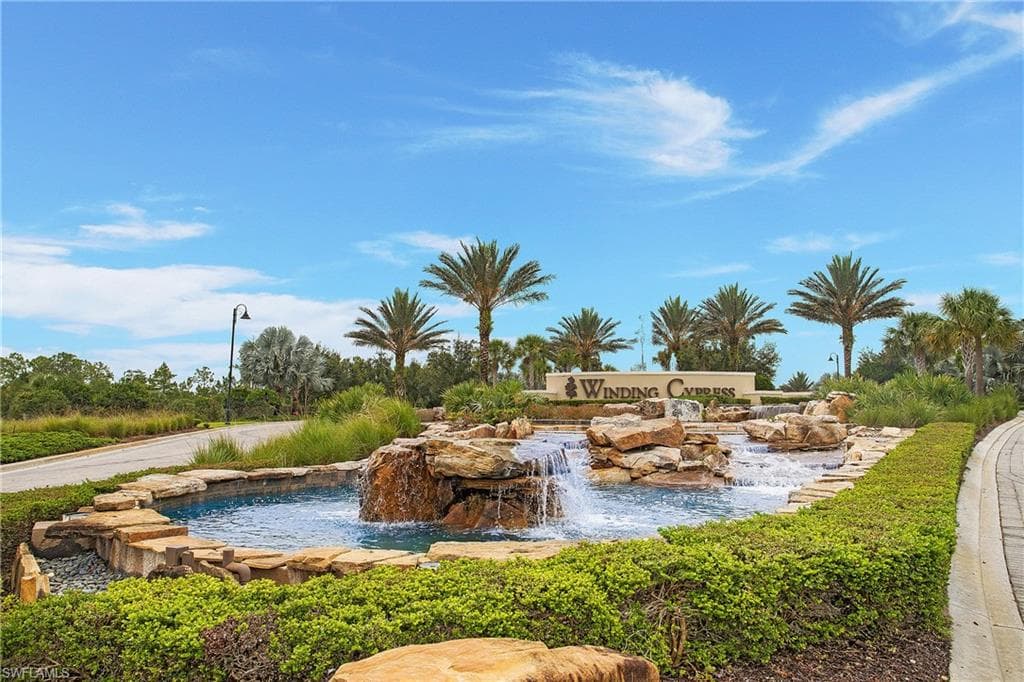 7674 Jacaranda LN-43