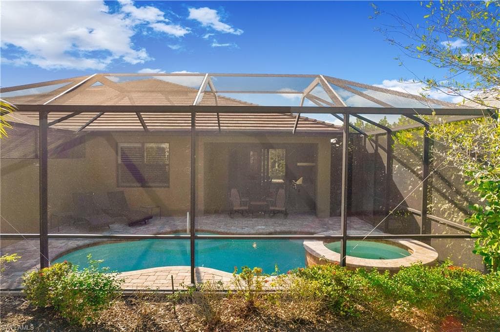7674 Jacaranda LN-28