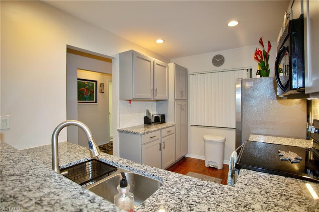 9871 Citadel LN 208-12