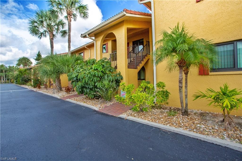 9871 Citadel LN 208-2