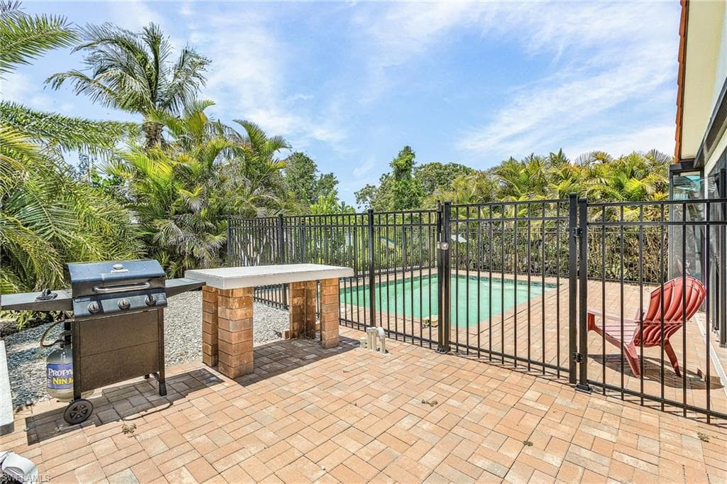 5839 Bonita RD-24