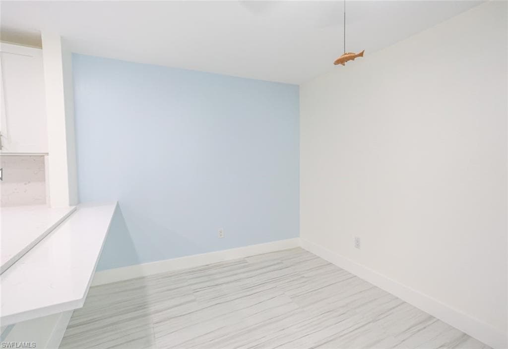 225 Georgetown BLVD-22