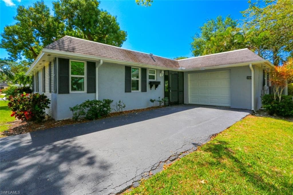 225 Georgetown BLVD-5