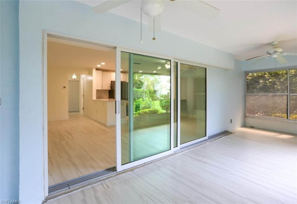 225 Georgetown BLVD-12