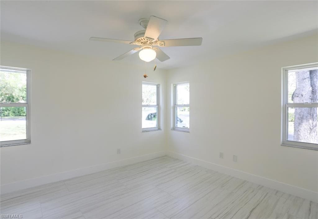 225 Georgetown BLVD-25