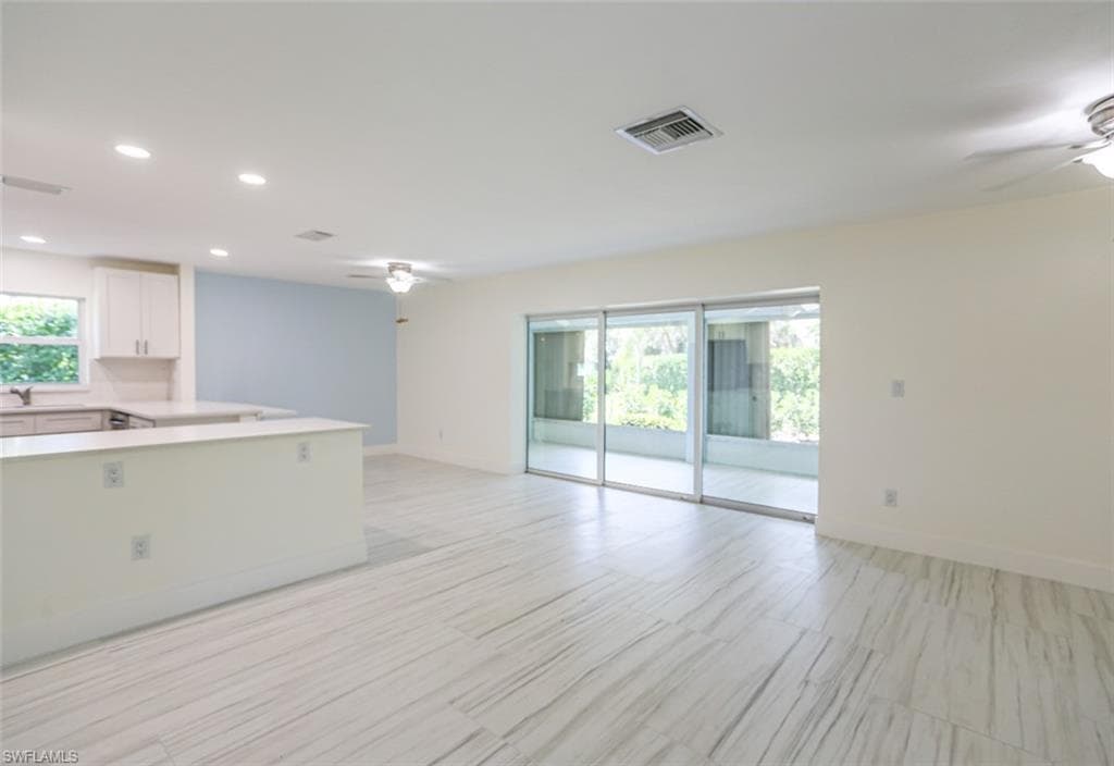 225 Georgetown BLVD-21