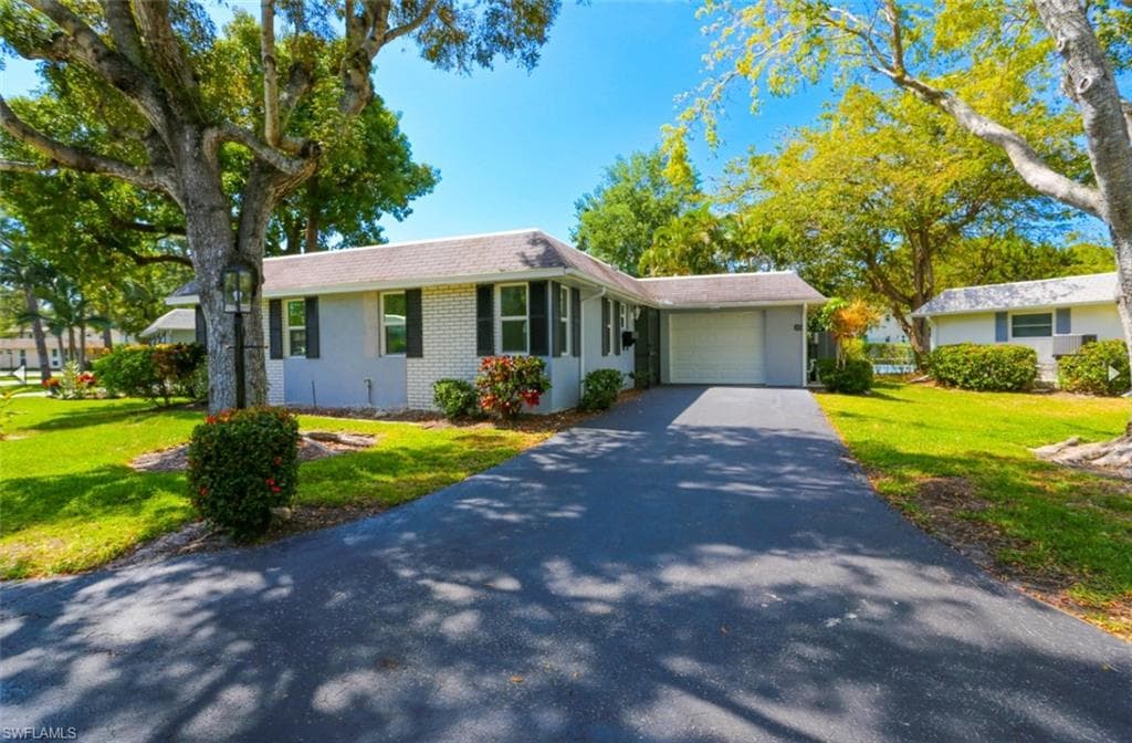 225 Georgetown BLVD-2