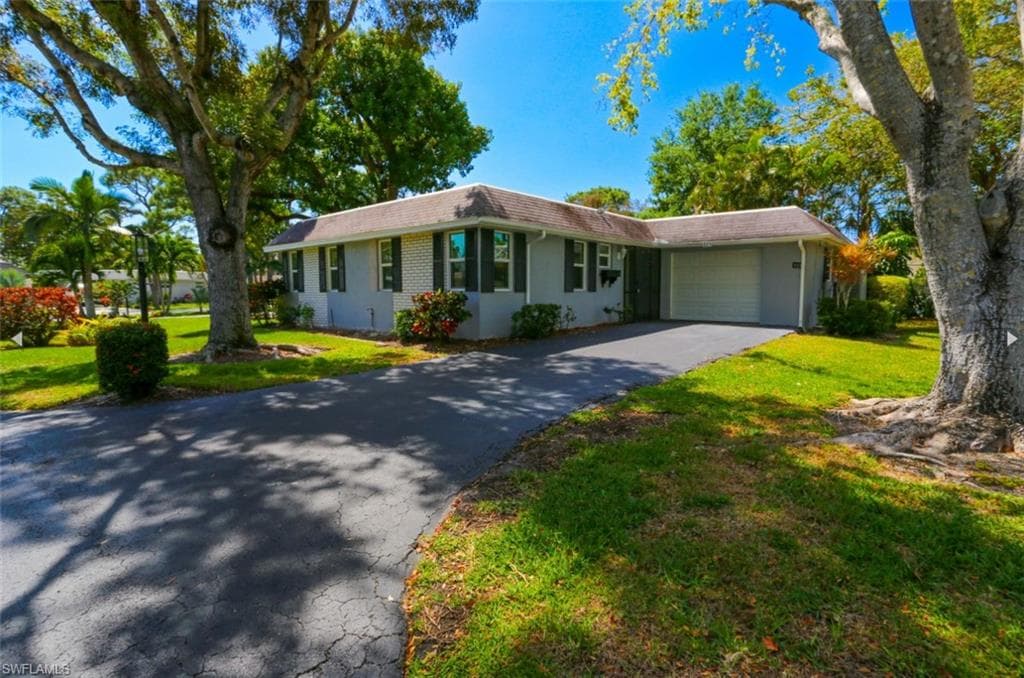 225 Georgetown BLVD-4