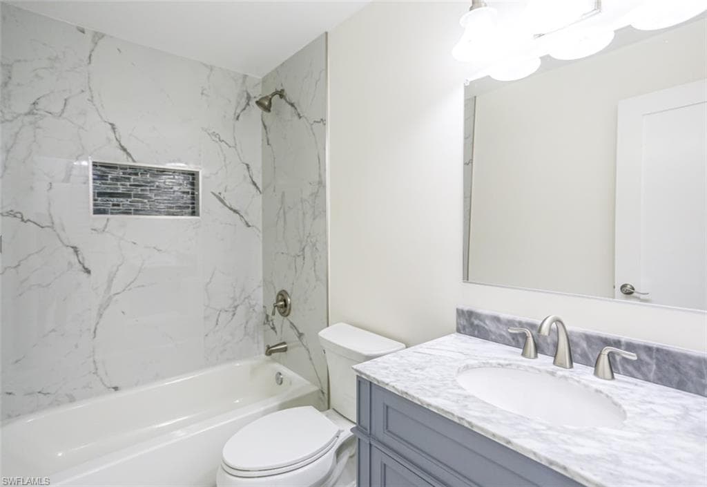 225 Georgetown BLVD-23