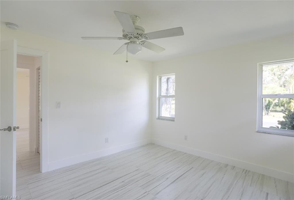 225 Georgetown BLVD-32
