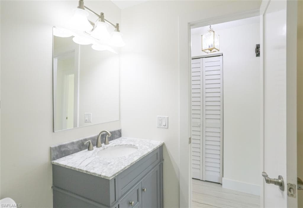 225 Georgetown BLVD-24