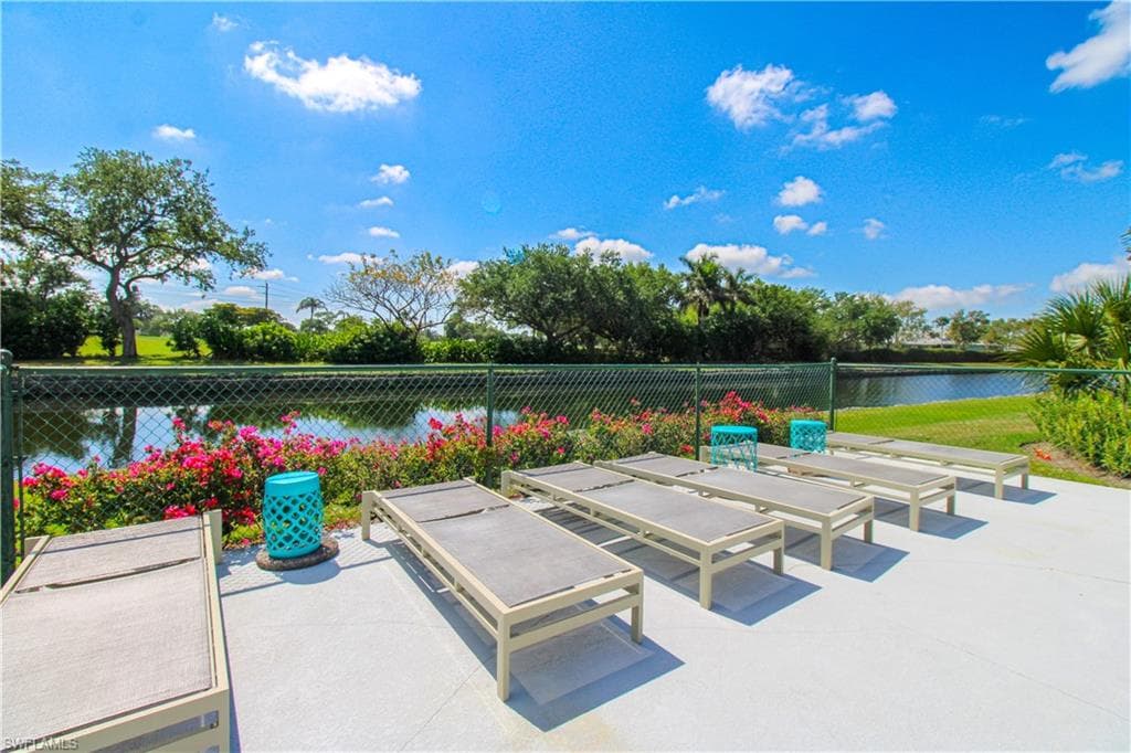 600 Valley Stream DR F9-9
