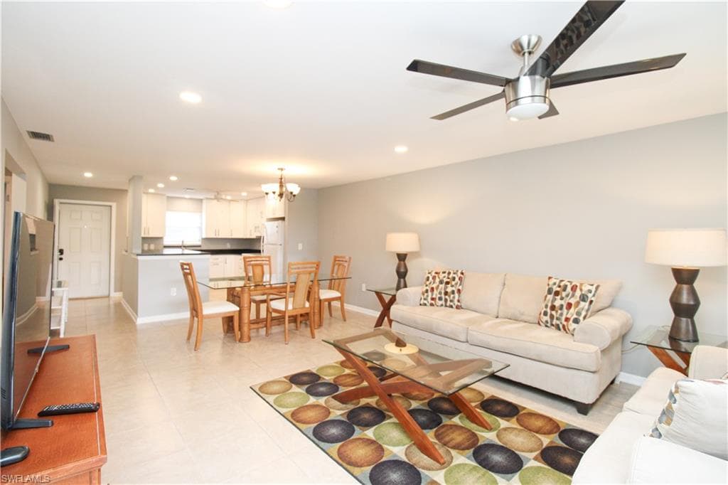 600 Valley Stream DR F9-24