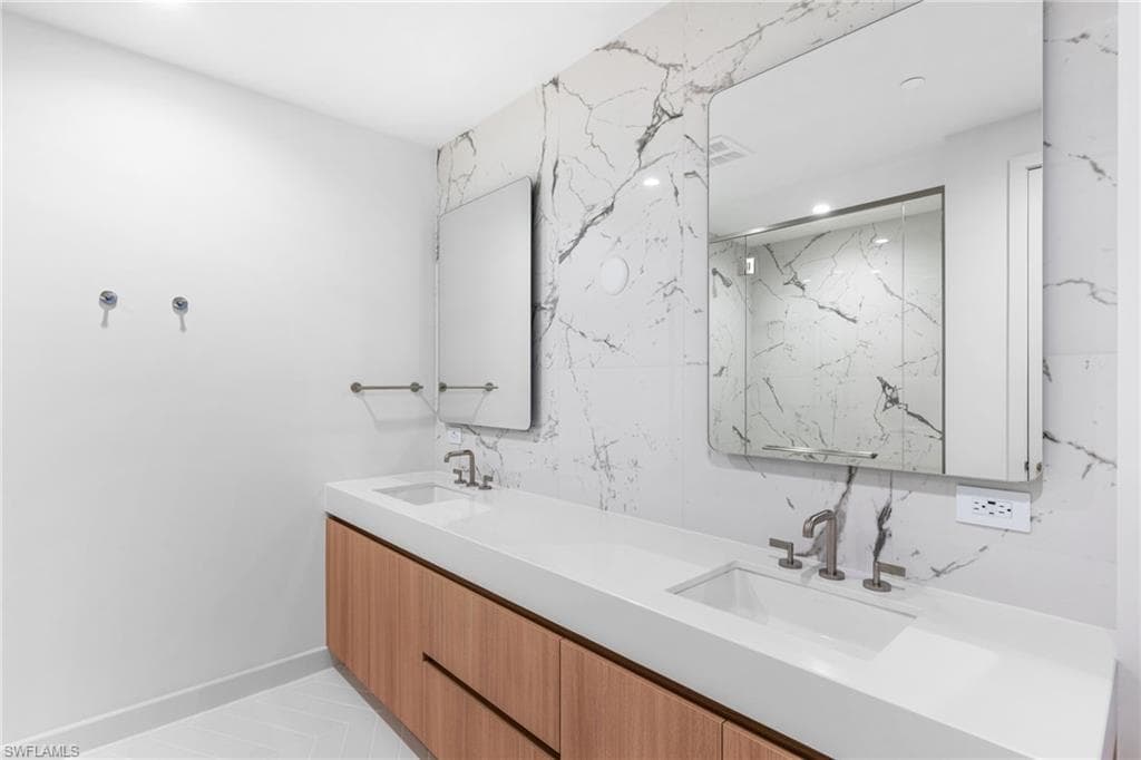 5100 Seagrass BLVD 1206-29