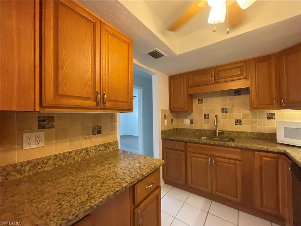 3704 Broadway 318-7
