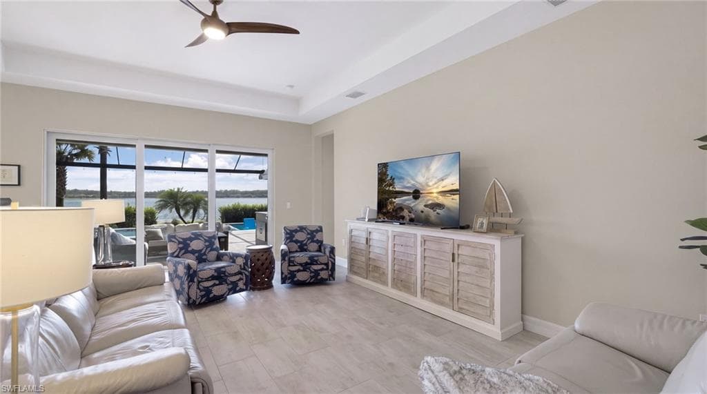 13682 Blue Bay CIR-14