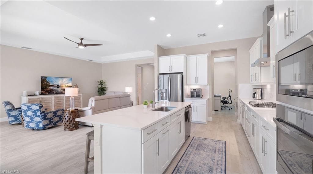 13682 Blue Bay CIR-11