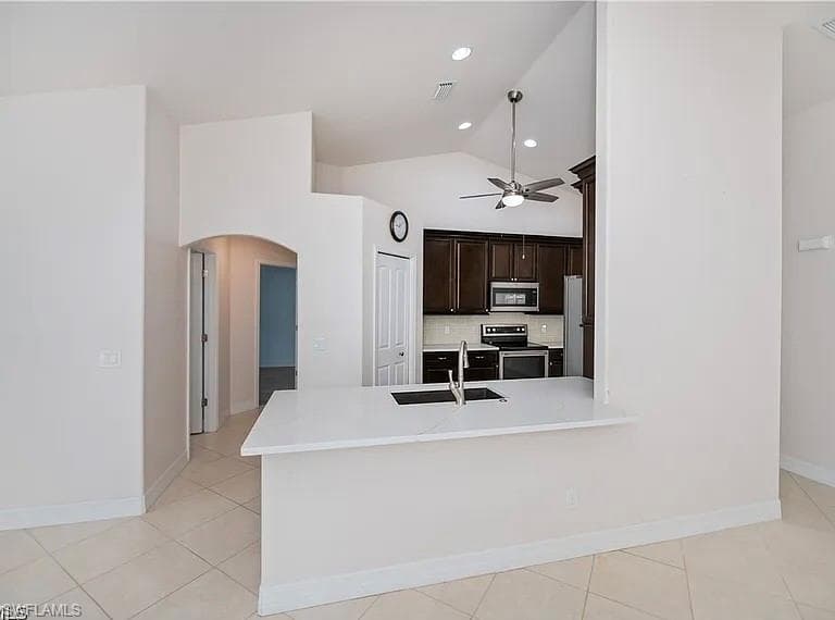 4607 SW 14th AVE-11