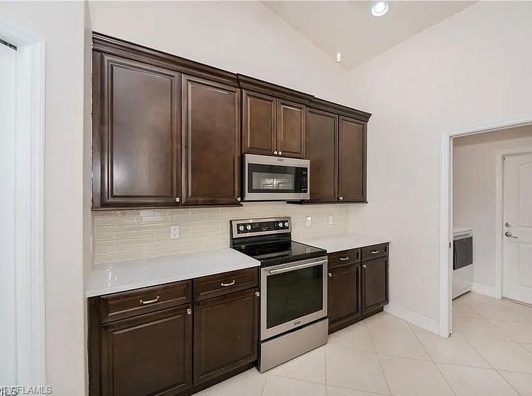 4607 SW 14th AVE-14