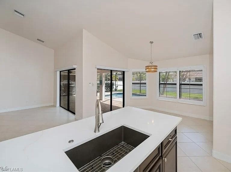 4607 SW 14th AVE-18