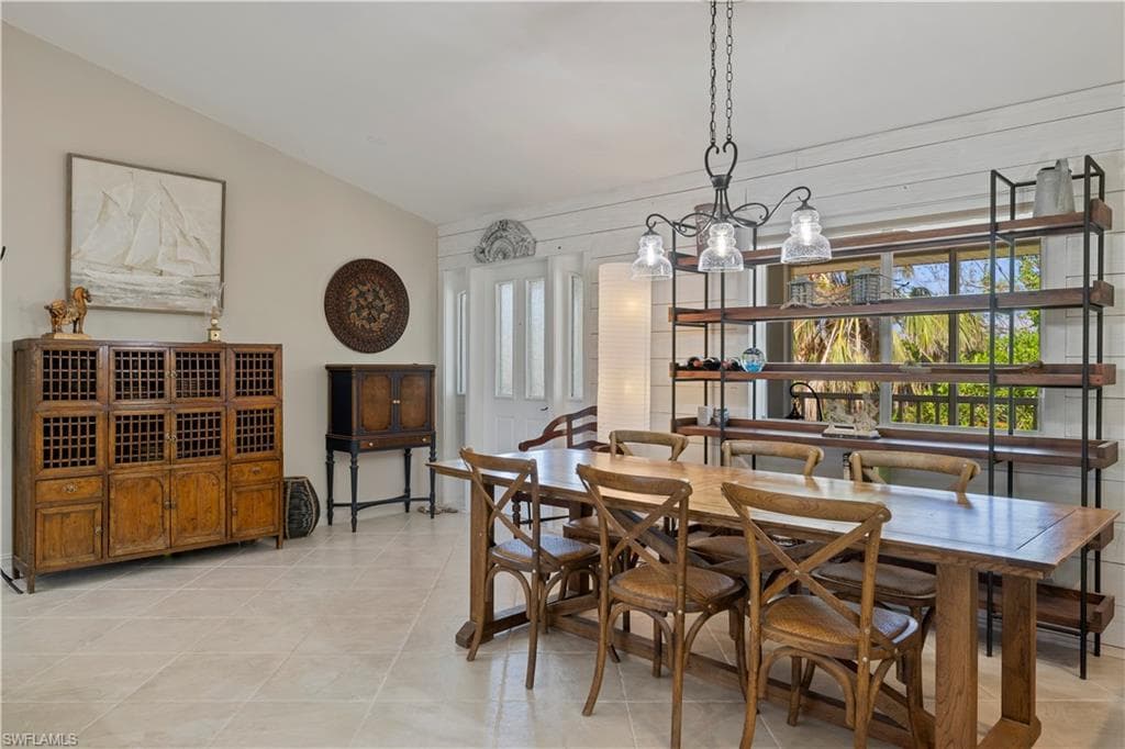 485 Peachtree RD-4