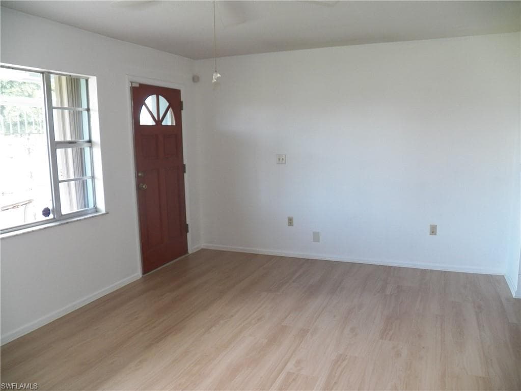 1768 Coral Point DR-4