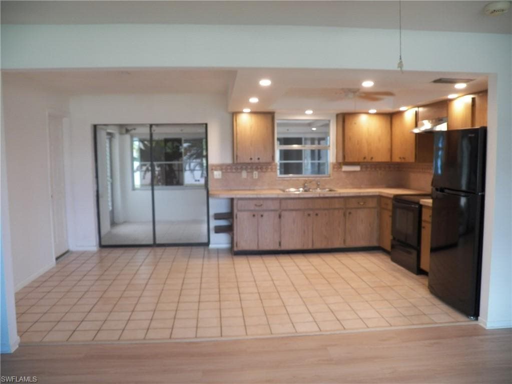 1768 Coral Point DR-8