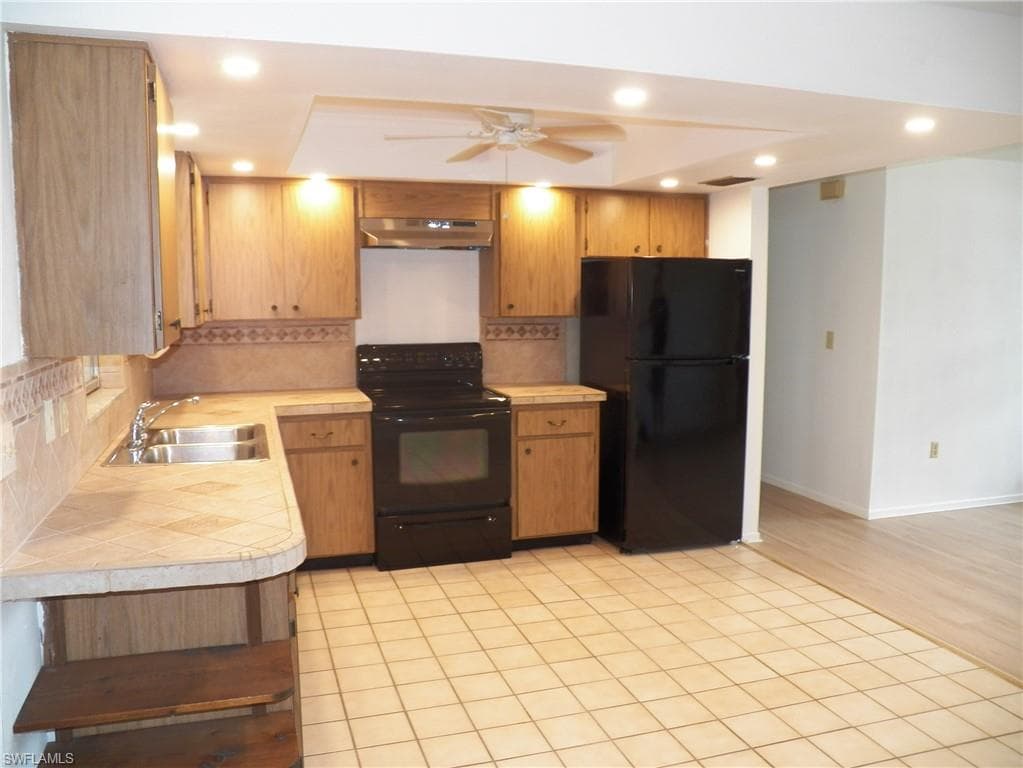 1768 Coral Point DR-9