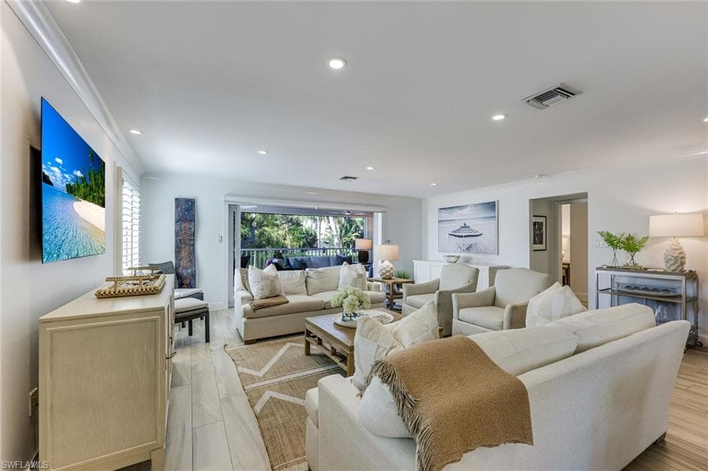 225 5th AVE S 104-5