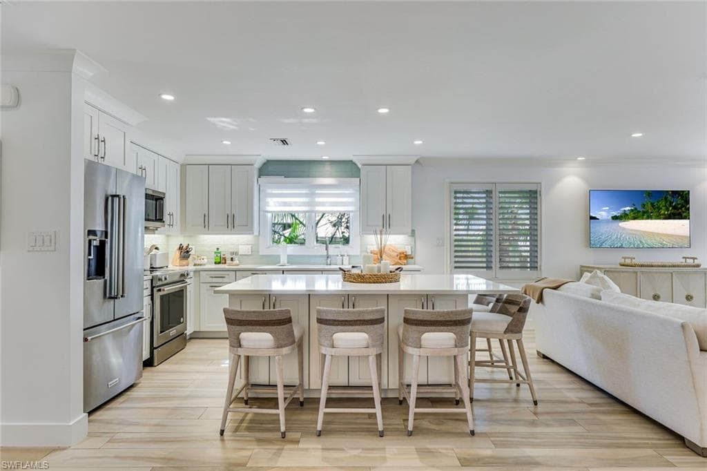 225 5th AVE S 104-6