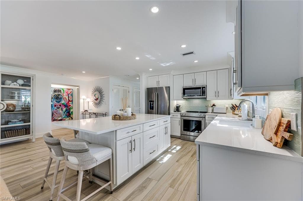 225 5th AVE S 104-8