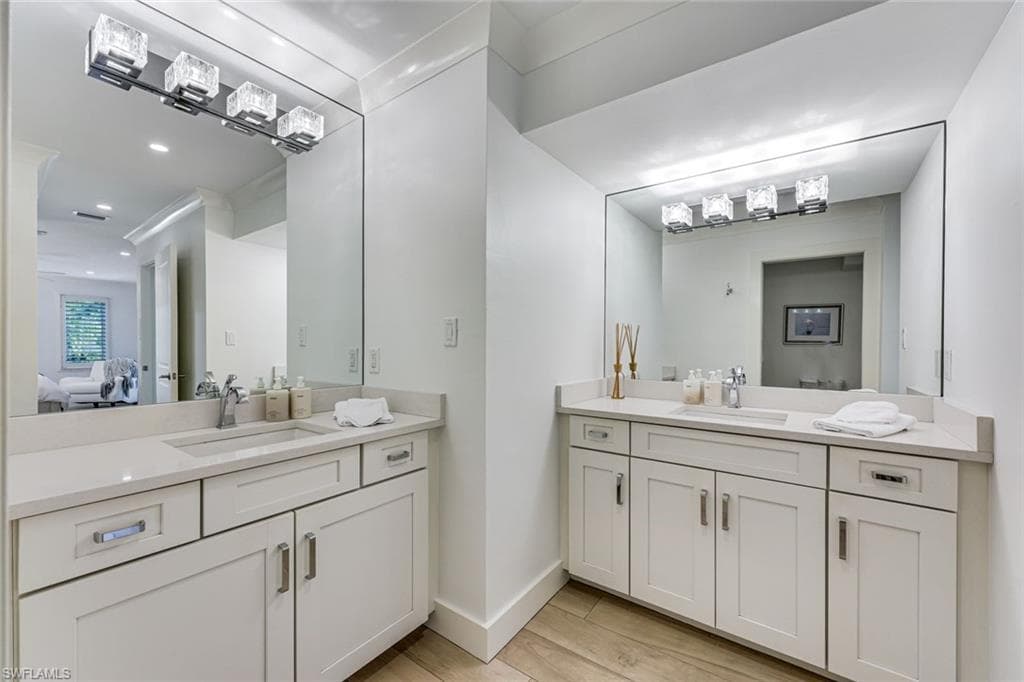 225 5th AVE S 104-13