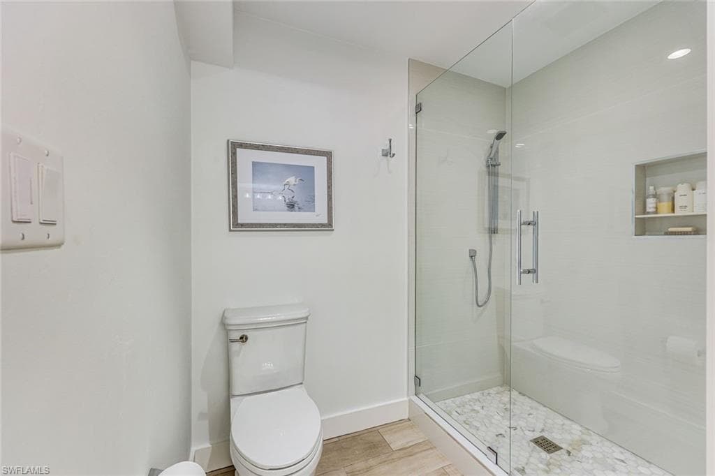 225 5th AVE S 104-14