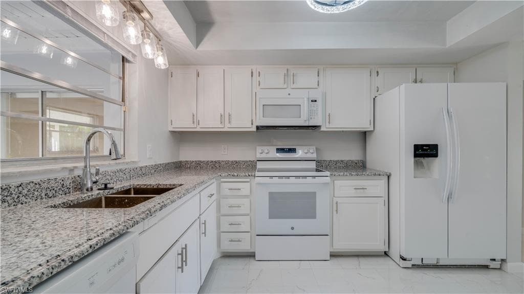 5657 Eichen CIR E-11