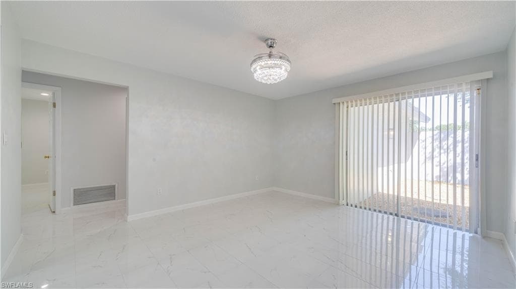 5657 Eichen CIR E-18