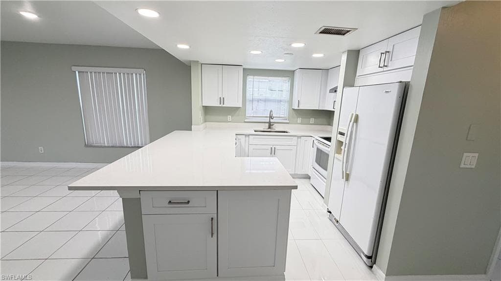28 Cosmopolitan DR 13-4
