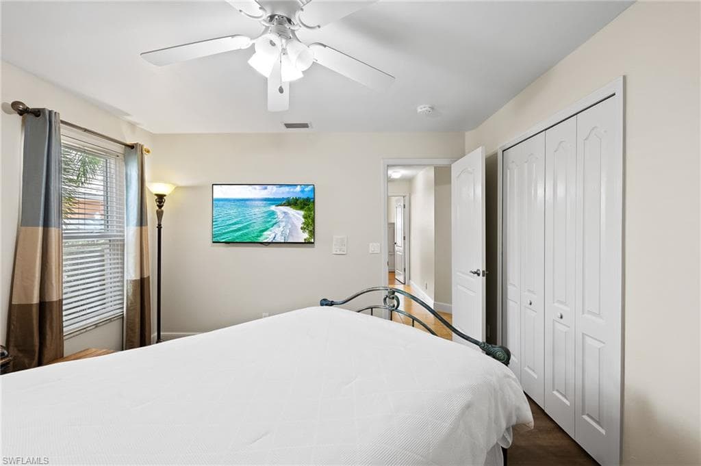 1250 Silverstrand DR-28