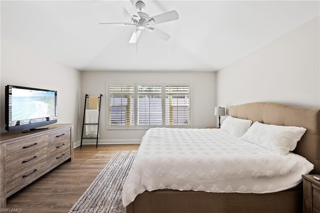 1250 Silverstrand DR-20