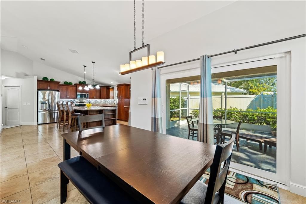 1250 Silverstrand DR-10