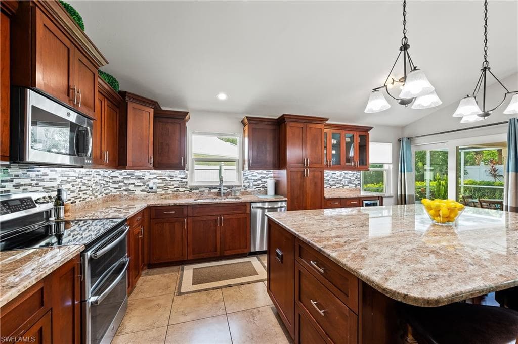 1250 Silverstrand DR-15
