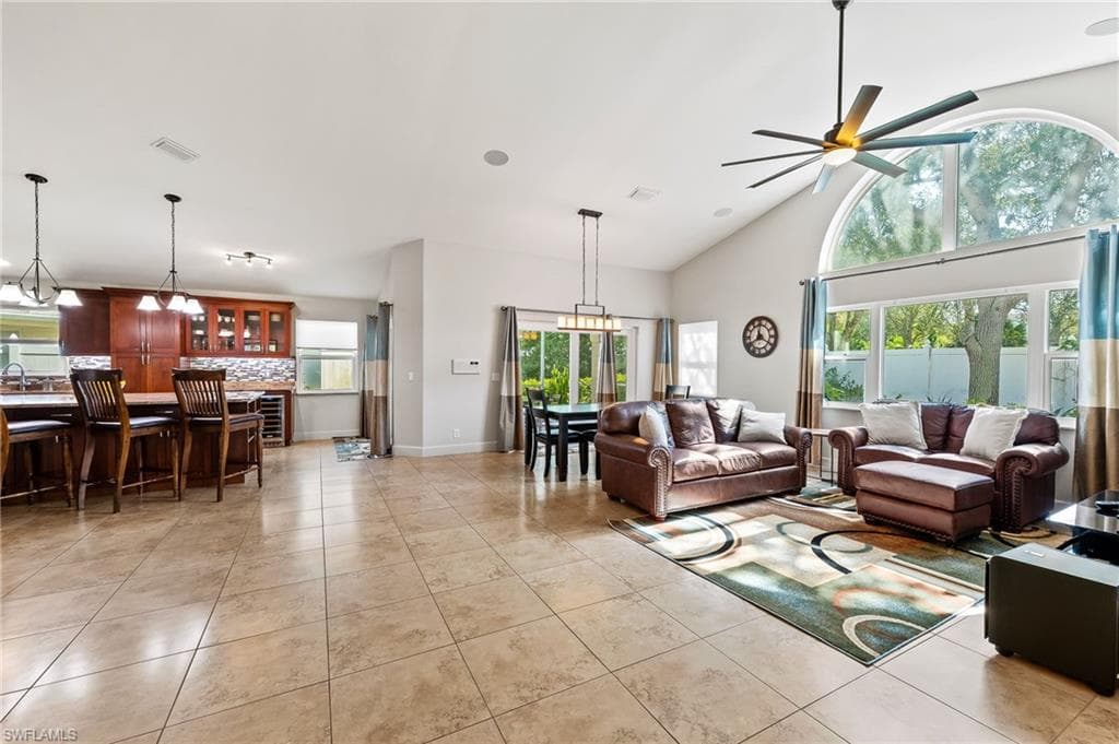 1250 Silverstrand DR-4