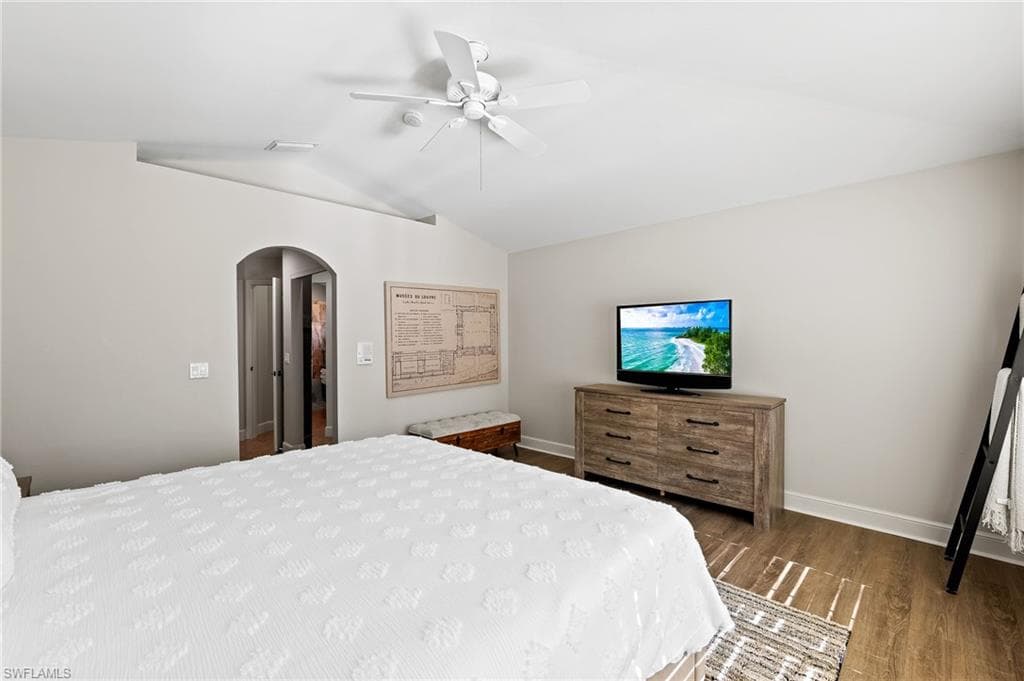 1250 Silverstrand DR-23