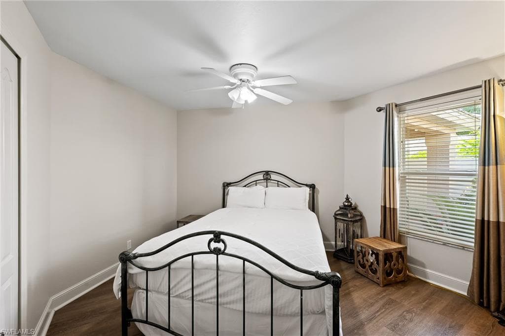 1250 Silverstrand DR-27