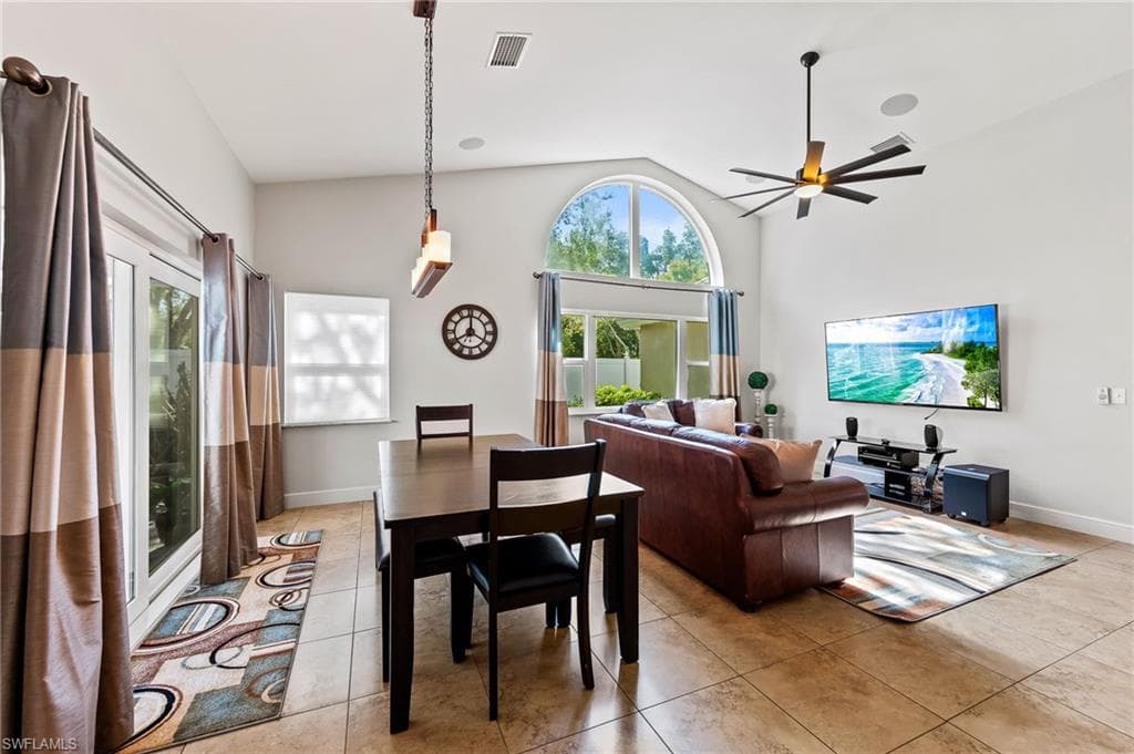 1250 Silverstrand DR-7